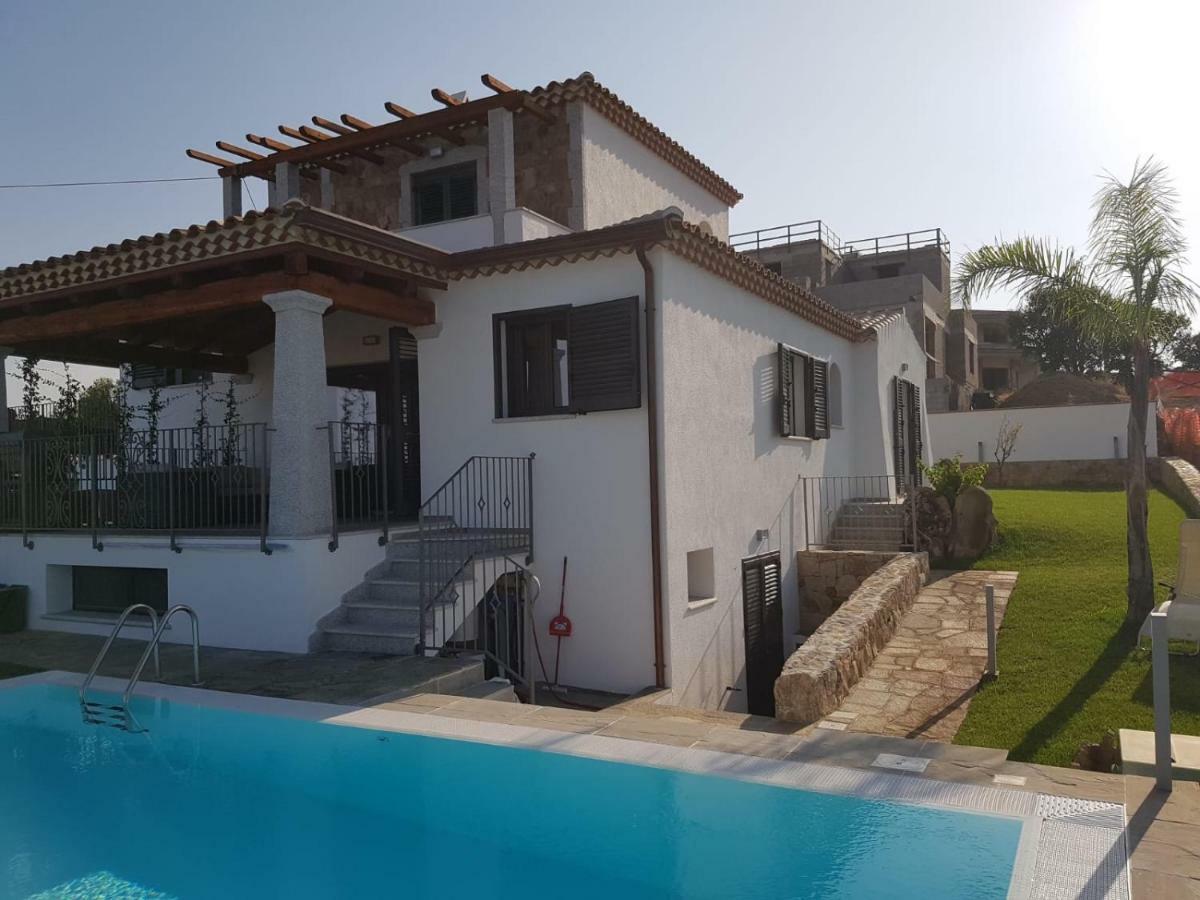 Villa Cavour - Doppelhaushaelfte Budoni Exterior photo